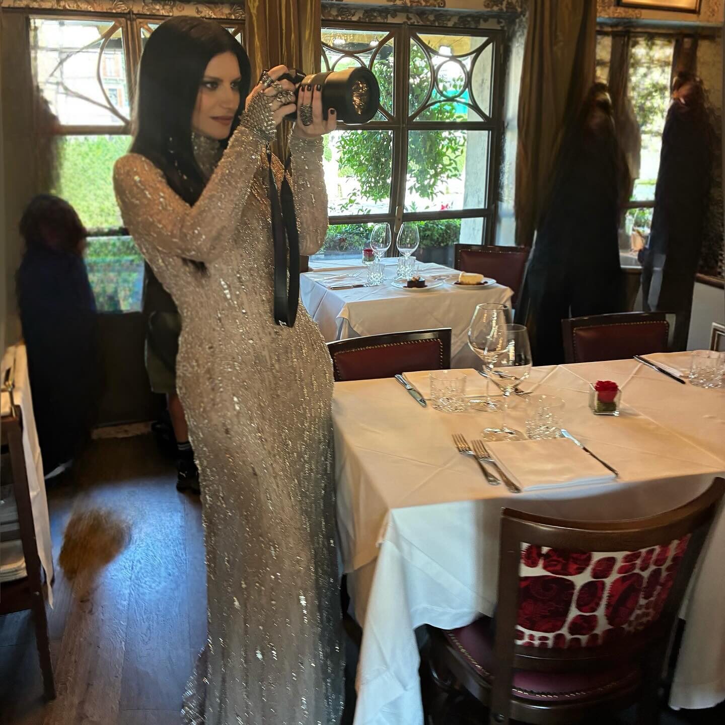 O Gesto de Amor de Laura Pausini: Regravação de Gianluca Grignani Ganha Versão em Português de Ana Carolina e Vira Destaque