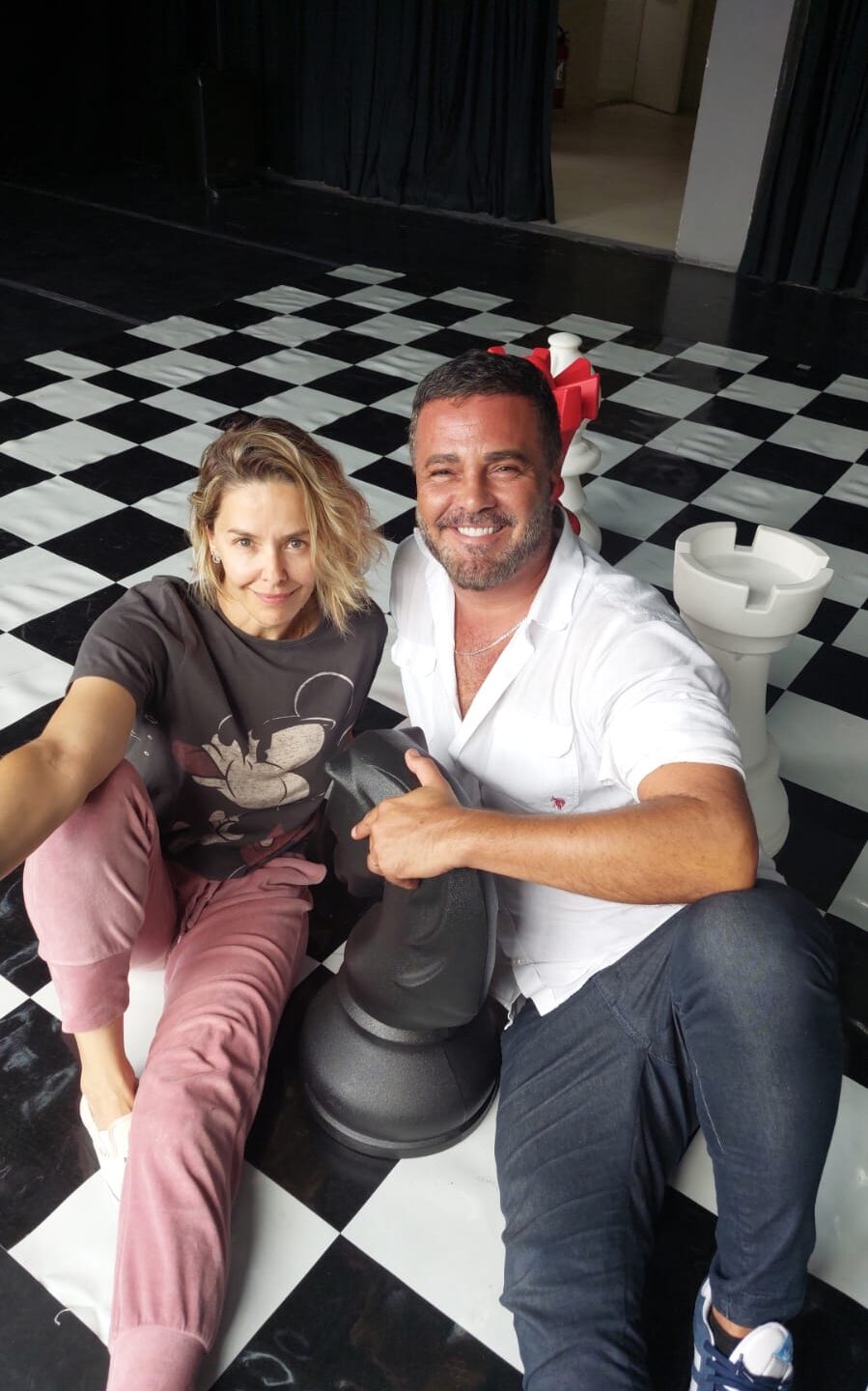 Bianca Rinaldi e Rodrigo Phavanello fazem curta temporada da comédia “Casa, Comida e Alma Lavada” em São Paulo
