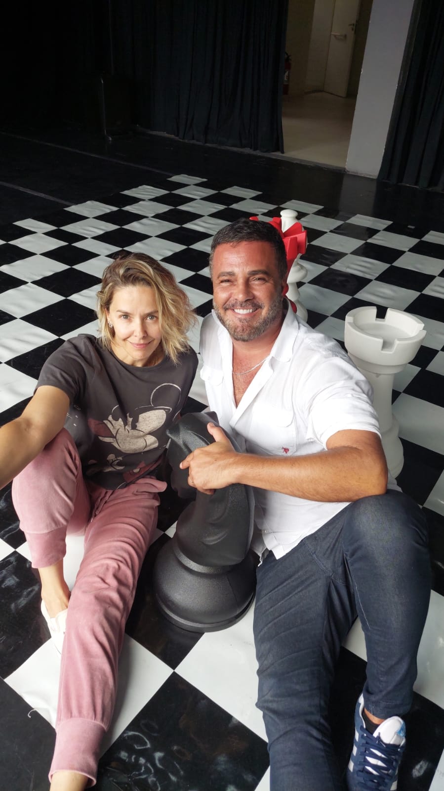 Bianca Rinaldi e Rodrigo Phavanello fazem curta temporada da comédia “Casa, Comida e Alma Lavada” em São Paulo